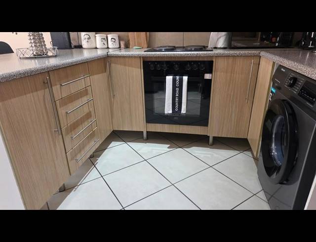 2 BEDROOM APARTMENT FOR SALE IN STONERIDGE